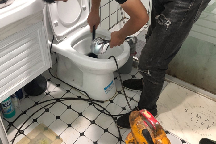 三家镇疏通下水道